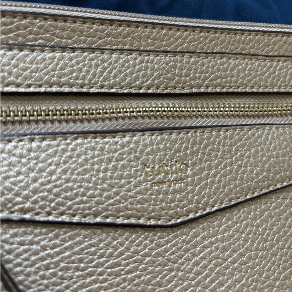 Tutilo New York Gold Wristlet - faux leather - Picture 3 of 8